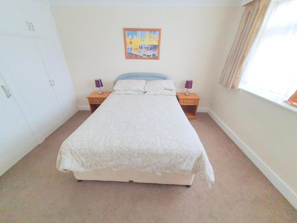Wentworth With 2 Bedrooms, Superfast Wi-fi And Parking Sittingbourne